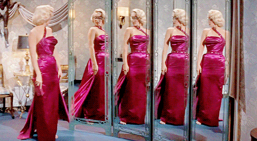 sissymarcia:  mannequinfetish:  normajeaned:   Marilyn Monroe in How to Marry a Millionaire (1953)  