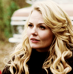 fyesthesavior:   emma swan hair appreciation 6/?