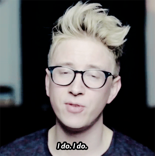 peace-out-little-munchkins:  me, when my otp ever interacts (x) 
