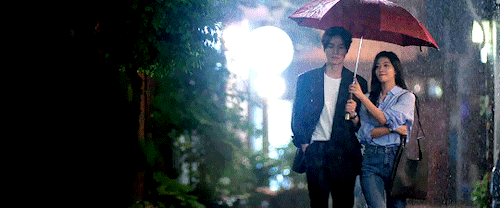 dingyuxi:  Didn’t you bring an umbrella earlier? I lost it.