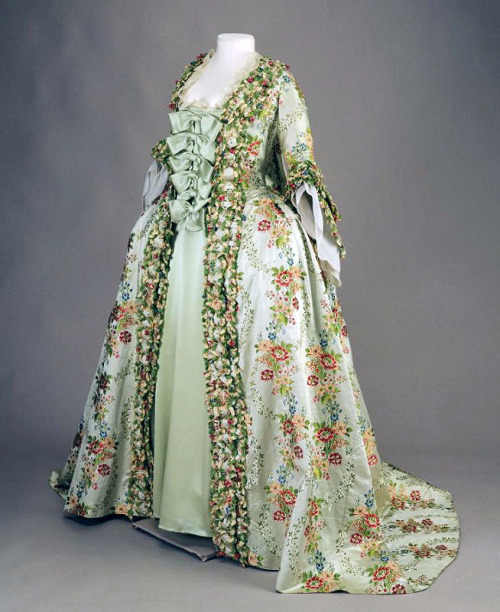 1765 Robe à la française