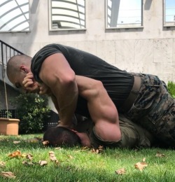 skin-bull: stranglingwrestler:  alphayoungfighter: wrestling outside its my favorite thing  Watching this death match in my backyard.  Hole already dug for loser.  Dude on top was given the choice of ending the bottom dude by suffocating him or strangling
