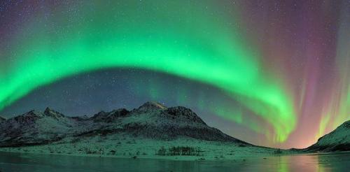 &ldquo;Aurora on Ice&rdquo;No one can resist a good Aurora image, and this one is truly incredible! 