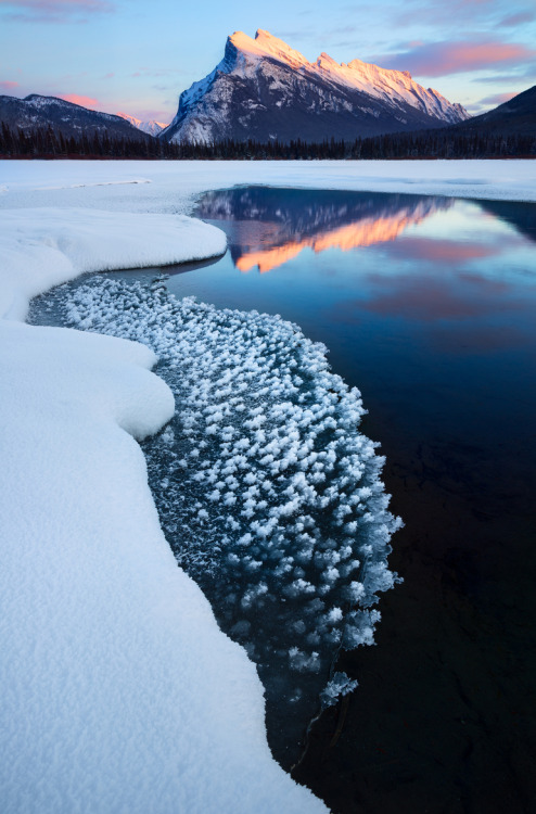 0ce4n-g0d:  (via 500px / Vermilion Lakes by Patrick Latter)     