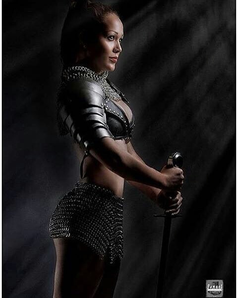 :@ismaelphotographer :@deneb_alburo  #BabesNBlades #BadassBabes DM for feature There&rsquo;s no 