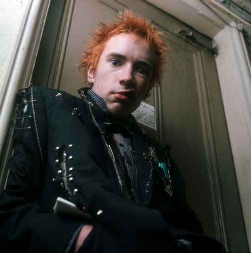 edithshead:  from the exhibition PUNK: Chaos to CoutureJohn Lydon by Ray Stevenson (Rex USA), 1976(Metropolitan Museum of Art)