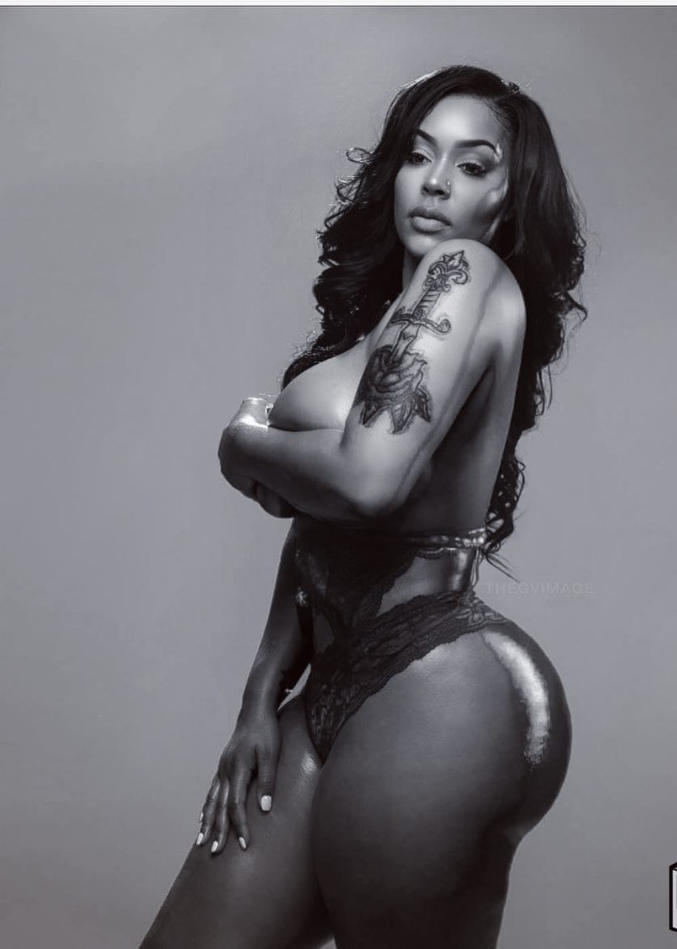 jazziedadd:  SexyCurvyLicious. Gorgeous. BootiLicious.    Ms AundreaRanane 💛 💚