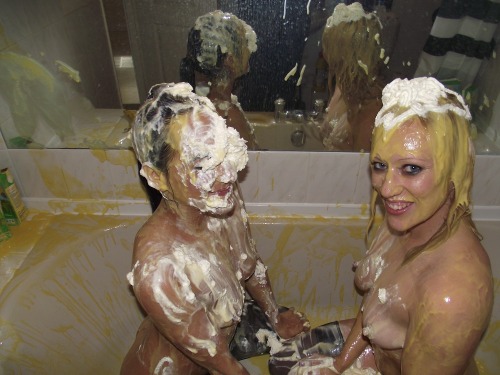 wampicsandgifs:  Axa Jay and Chloe Lovette - Naked Custard/Cream Session (5 of 5) 