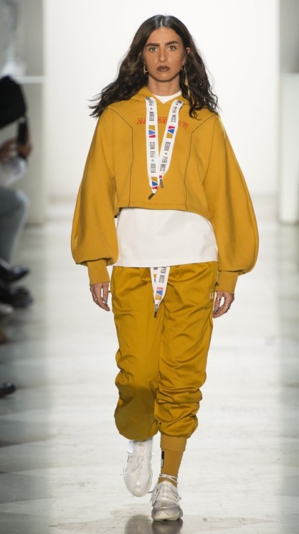 Pyer Moss x Reebok Marz Léonwww.vogue.com/fashion-shows/fall-2018-ready-to-wear/pyer-