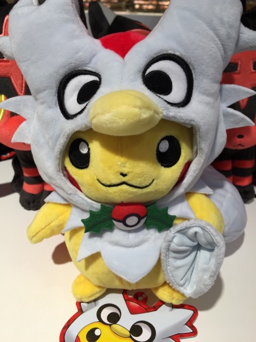 zombiemiki:Pikachu and Eevee plush from the 2016 Christmas and winter pokemon center promotions