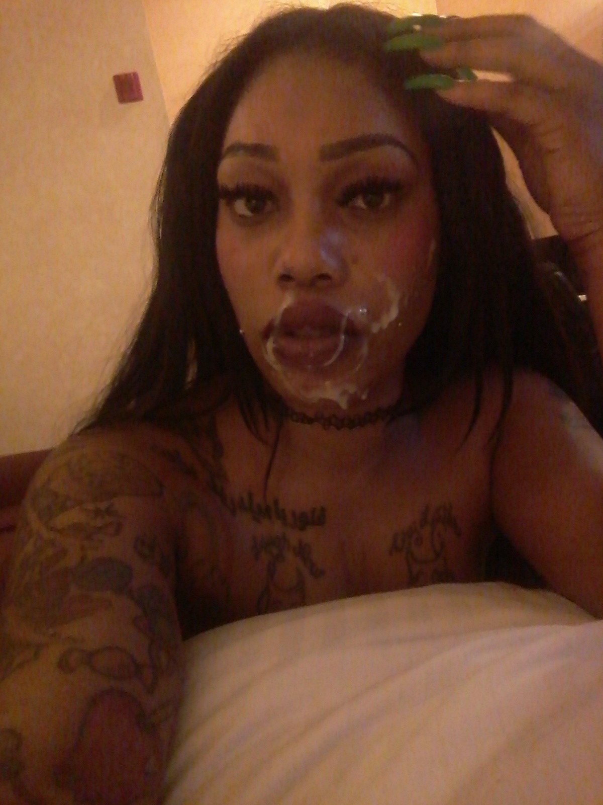 kacy-dash:  4:20 am Dec 14  2016   This nigga beg too bust on my face for 80  So