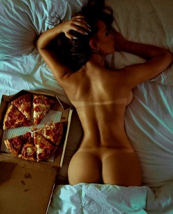 solitude-to-my-soul-deactivated:Friday night Pizza..🍕