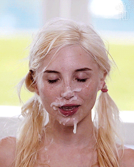 biavs:  Piper Perri wearing nature’s makeup. 
