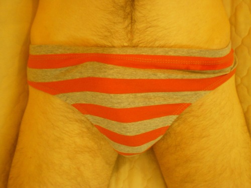 megapantsu:  Thursday - Orange~  Was a little naughty whilst taking pictures… 