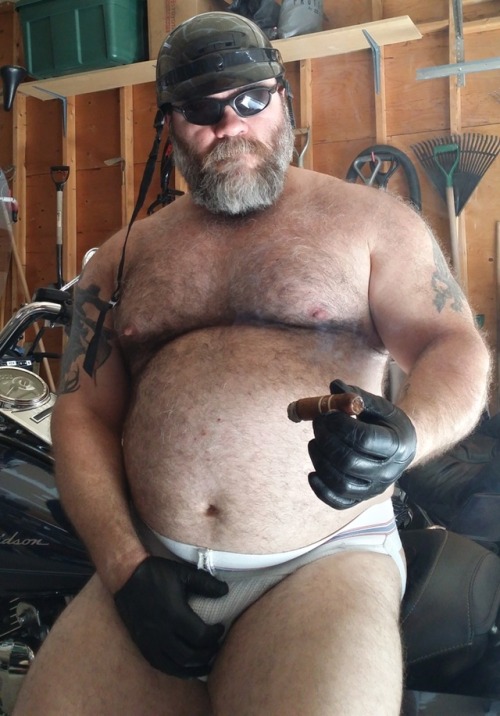 masterfetishbear: HUMO DAY SMOKE 2