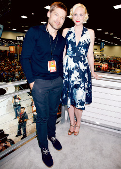 gameofthronesdaily:  Nikolaj Coster-Waldau and Gwendoline Christie attend HBO’s ‘Game of Thrones’ cast autograph signing during Comic-Con 2014 on July 25, 2014 in San Diego, California 