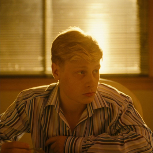 davidslynched:  Loving people doesn’t save them Mommy (2014) dir. Xavier Dolan