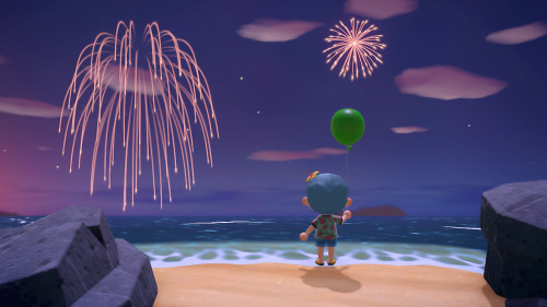 daisiesprouts: me, my green balloon and fireworks