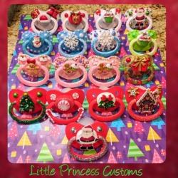 littleprincesscustoms:  littleprincesscustoms:  littleprincesscustoms:  17 Holiday Pacis all up for grabs! FIRST COME FIRST SERVED!   🎄Pink Gingerbread Pacis ฤ.99 🎄Golden Christmas present paci ฟ.99 🎄Holiday Cupcake Paci on green and white