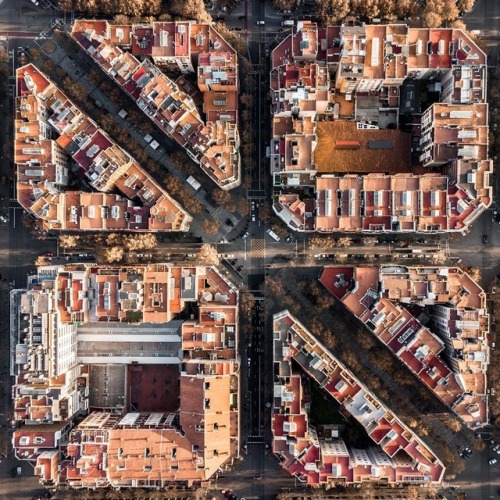 elpaisdellop: Es miri des d'on es miri: Barcelona ens encanta Se mire desde donde se mire: Barcelo