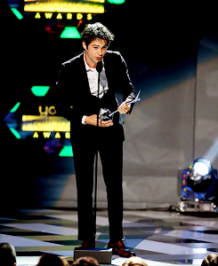 obrien-news:   Dylan O’Brien, winner of Breakthrough Actor Award, speaks onstage