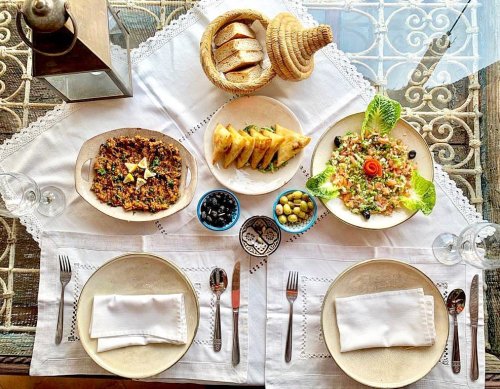 Hora de comer en @riadpalaciodelasespecias nuestra chef es una cocinera maravillosa, que prepara pla