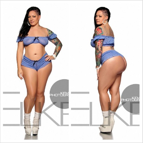 elkestallion:  More new FYAAAAHHH by @kemwestphoto #cokebottle #bombshell #ink #body #booty #stallion #legs #instasexy #blessed 
