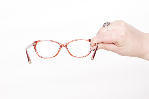 http://blog.fashionlovesphotos.com/2017/11/festive-frames-vision-express.html&copy; Diana Thompson /