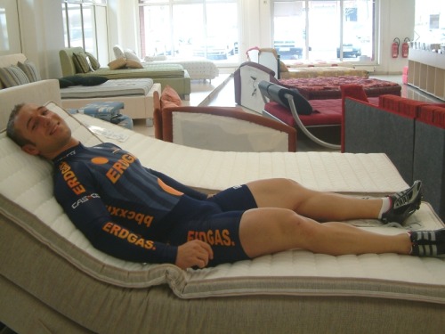 buttmuscled:  maleathleteirthdaysuits:  Robert Förstemann (track cyclist) born 5 March 1986   My kind of man
