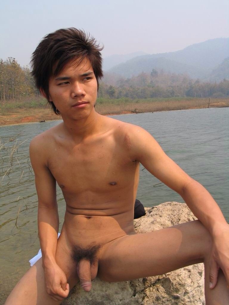 easternasylum:  EasternAsylum.tumblr.com presents HOMES ASIÀTICS  Note: Boys are
