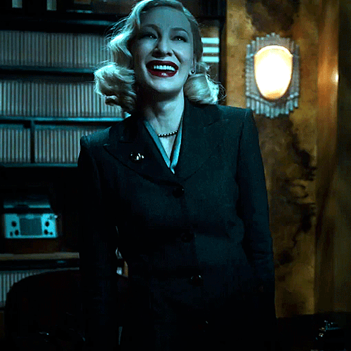 Cate Blanchett as LILITH RITTER in Nightmare Alley (2021)