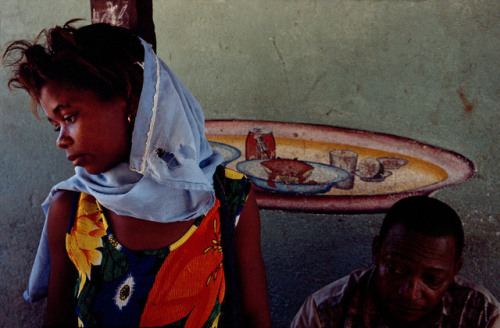 munyakare:Mozambique (2002) by Alex Webb