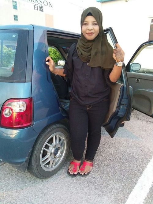 suhaila-77: Isap btg smpai pncut…dpt isap tetek n dpt pgang pepek…byaran 70 x bleh mai