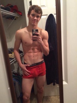 straightdudesexposed:  What a PERFECT body