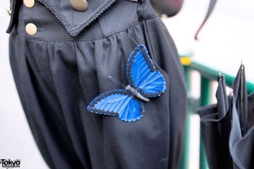 In the creepy blue costume in Harajuku, this butterfly got my attention. tokyofashion.com/har