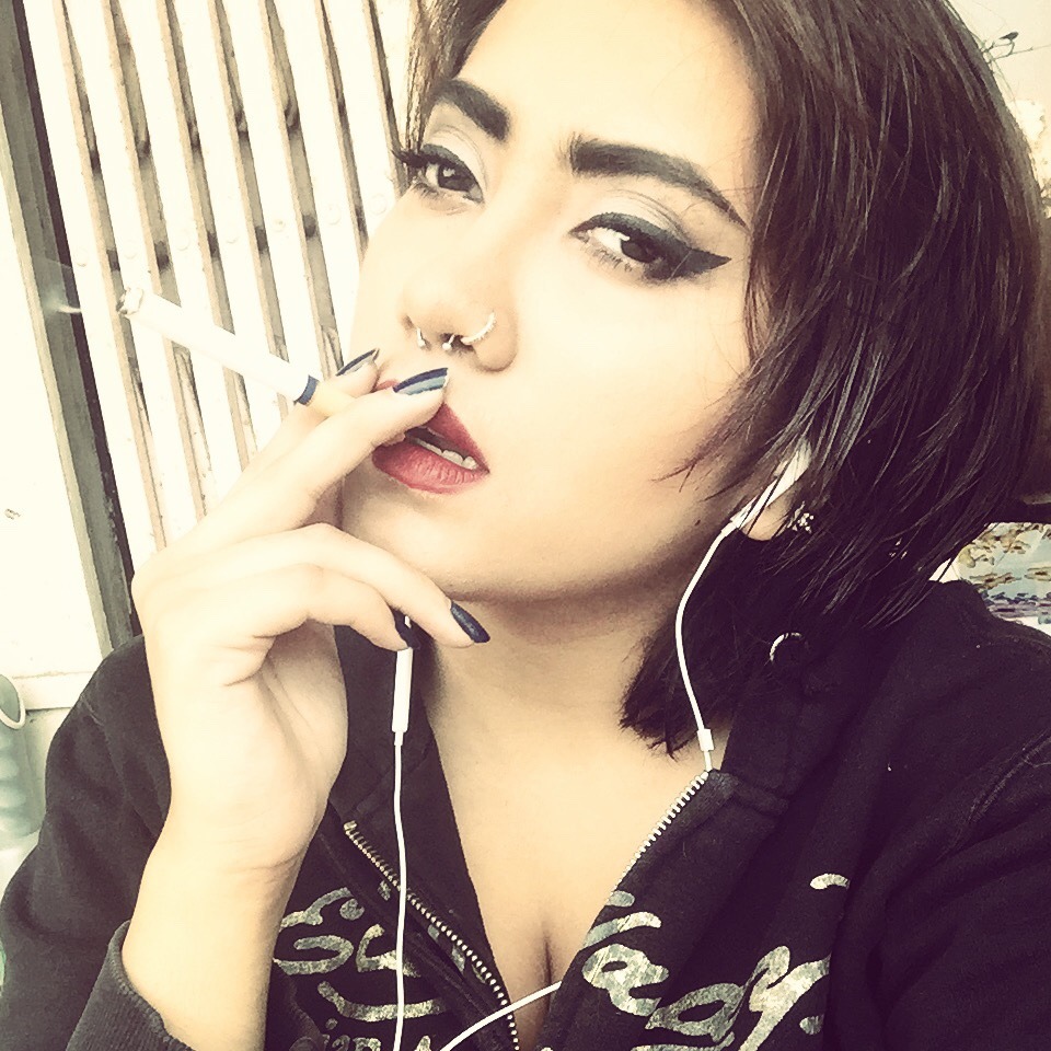 whisperingprofanities:  I’m such a poser lmao.