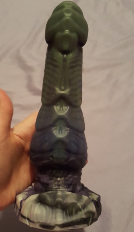 squishysilicone:Here’s to a another beautiful secondhand toy I got. A medium, 5, frankenpour flop Ri
