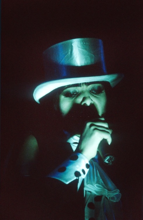 Siouxsie Sioux performing in Belgium, 1988. © Gie Knaeps