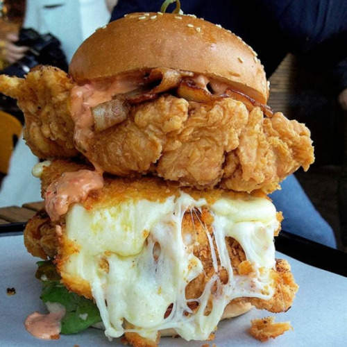 yummyfoooooood:Fried Chicken Sandwich with Bacon and Mozzarella