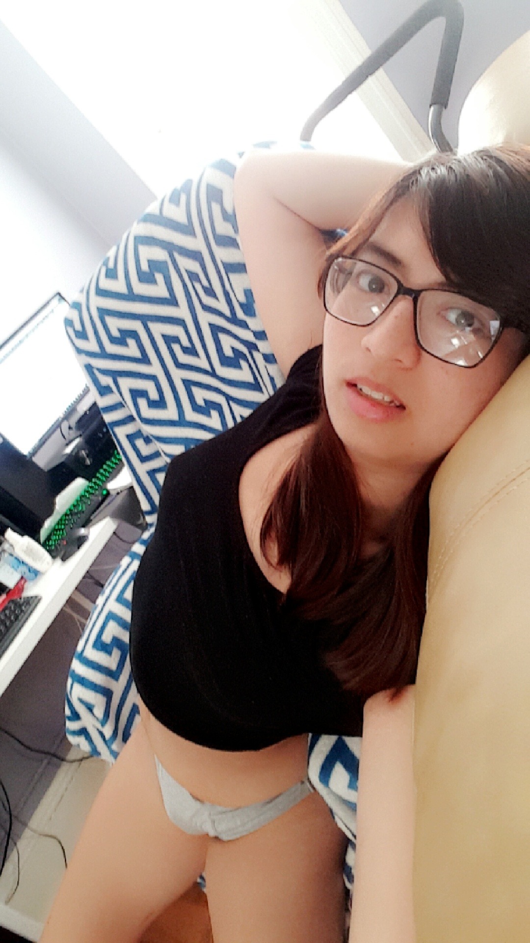 surprise-itssteak:  some miscellaneous pictures of me from a month ago