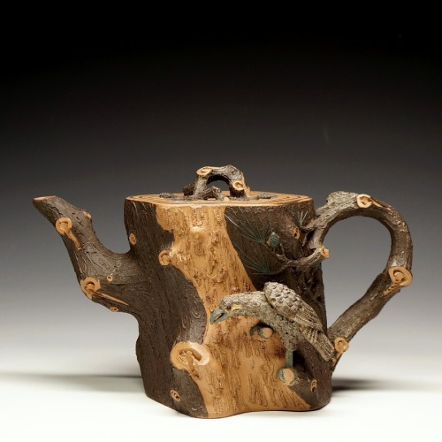 crushalltheraspberries: mingsonjia: Yixing clay is a type of clay from the region near the city of