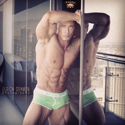 beautifulandhotguy:  drwannabe:  Denis Sergovskiy by Ulrich Oehmen    @beautifulandhotguy