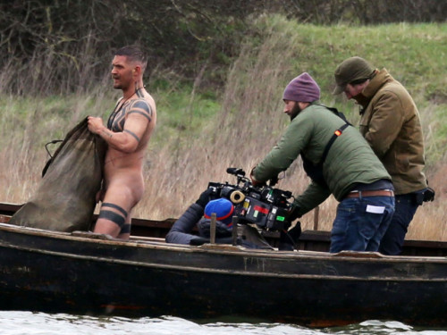 thedailyedition: The Daily EditionTom Hardy naked Tom Hardy is so fine