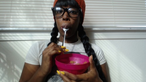 kenyagoldengirl:  #blackout