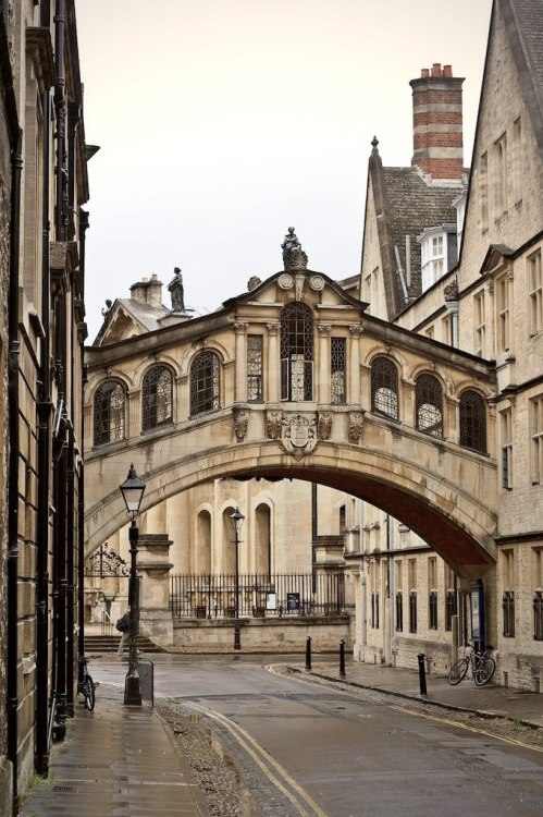 ghostlywriterr:Hertford College. Oxford