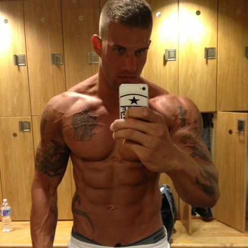 fitboys:  Hundreds of Live guys on Cam for free! (18+ only) register for free to talk directly to models!