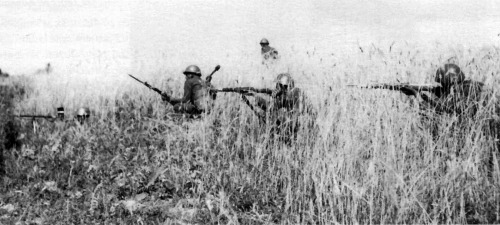 demdeutschenvolke:1941. Slovak Soldiers advancing towards the outskirts of Lypovets, Ukraine.