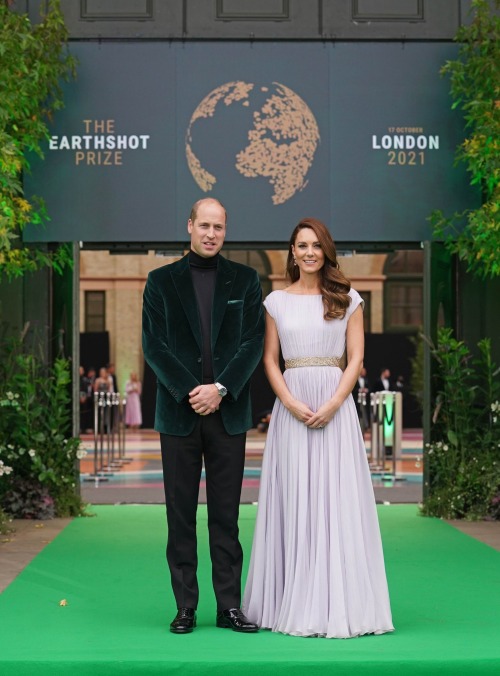 theroyalweekly: The Duke and Duchess of Cambridge arrive for the first ever @EarthshotPrize Awards #