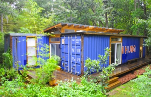 ecohousedreams: absofruitilylilly: Minimalistic living. Amazing use of shipping containers Creators 