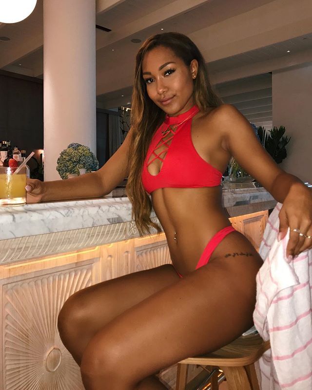 beautifulwomen370:    Parker McKenna Posey  